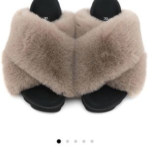 ROAM Cloud Slippers - Nude Faux Fur (Eur 38)